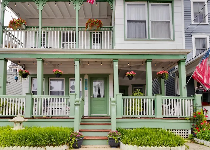 Walk To Ocean Grove Beach: Seaside Haven!