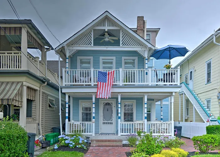 Ocean Grove Apt. W/ Balcony: 1 Block To The Beach!