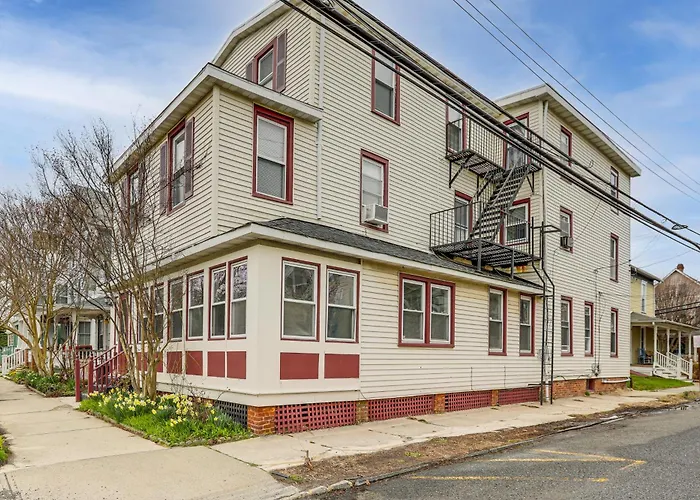 Steps To Shore & Boardwalk! Ocean Grove Getaway